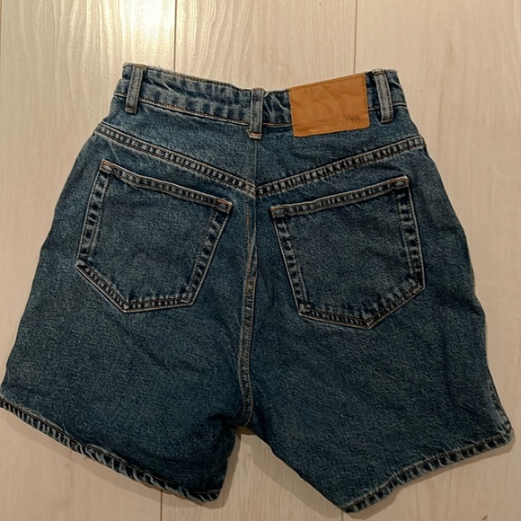 Zara High Waisted Dark Wash Denim Shorts - Picture 3 of 3